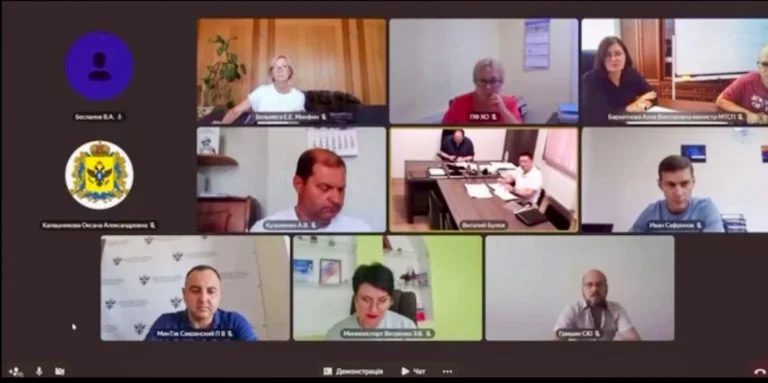 Пранкер зірвав нараду окупаційних чиновників на Херсонщині: МОСТ ідентифікував посадовців