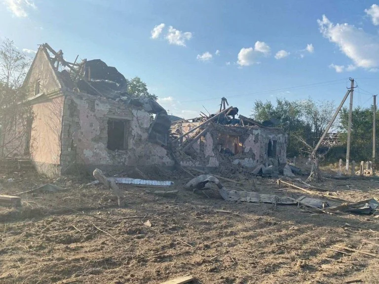 У селі Миколаївка на Херсонщині через ворожий обстріл зруйновано дитячий садок (фото)