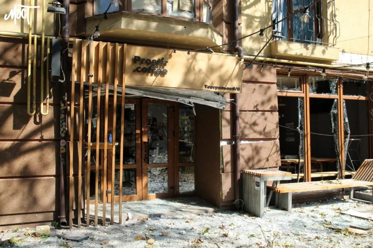 Росіяни обстріляли херсонську кав’ярню Prostir Coffee (ФОТО, ВІДЕО)