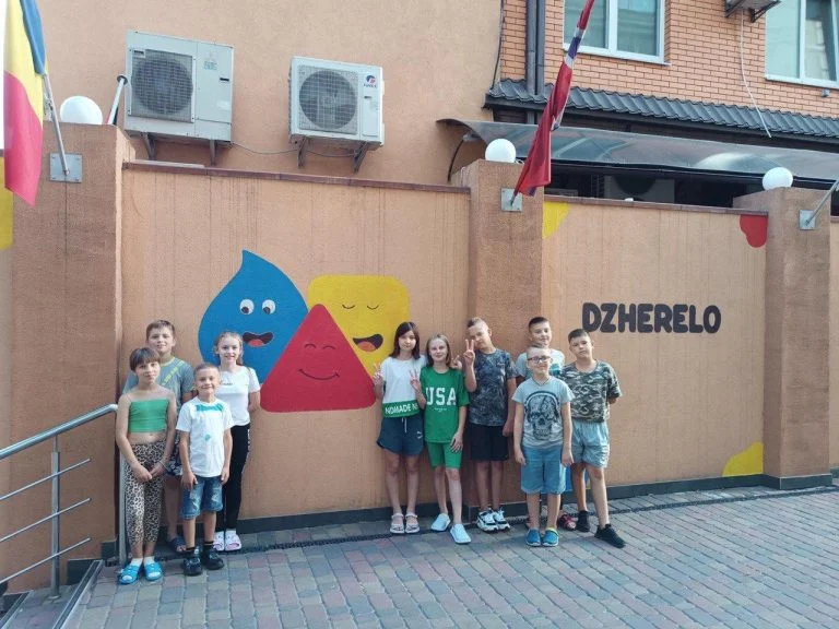 Десять дітей з Херсонщини отримають психологічну допомогу у медичному центрі столиці