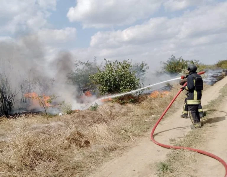Учора через російські обстріли на Херсонщині виникло дві пожежі