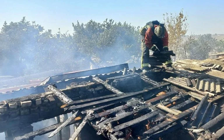 Унаслідок вчорашніх російських атак були зафіксовані пожежі у 5 населених пунктах Херсонщини