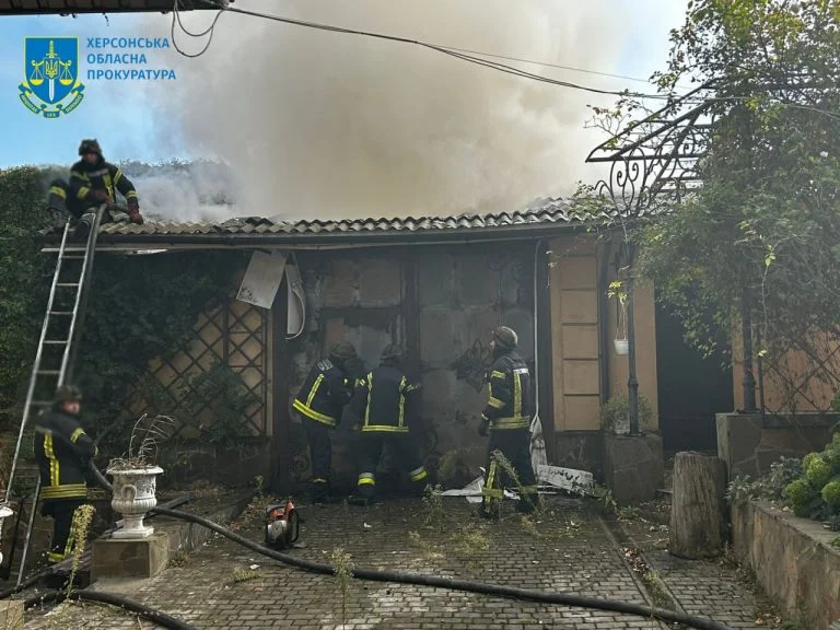 Прокуратура показала наслідки ранкових обстрілів Херсона окупантами