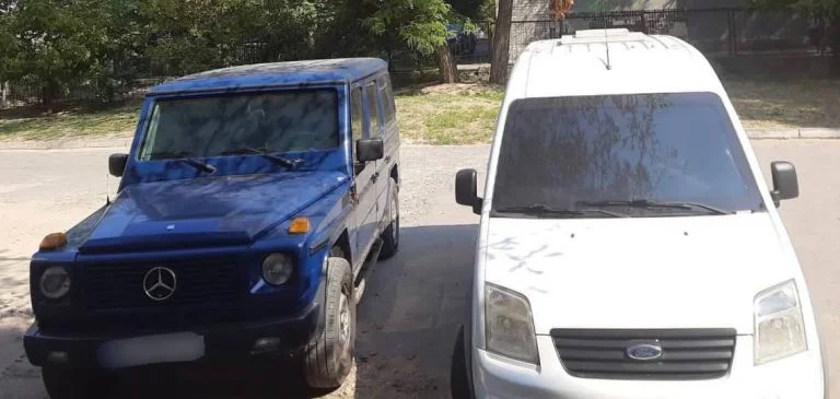 Херсонська громада отримала броньований автомобіль