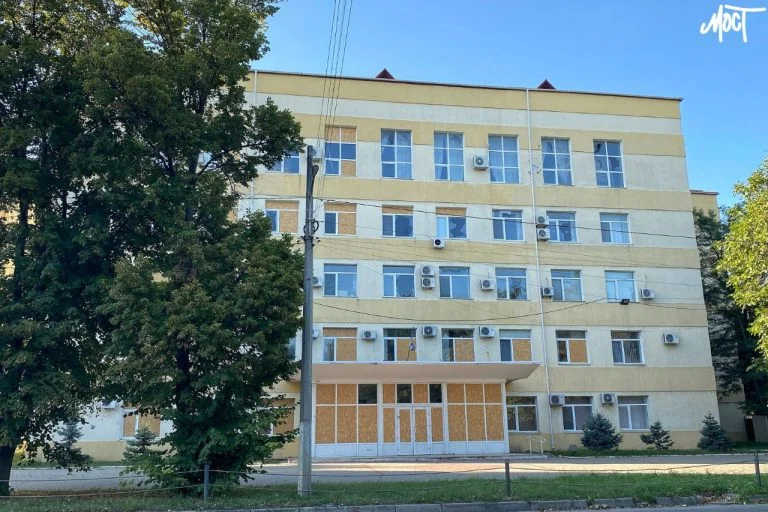 За минулу добу росіяни 77 разів обстріляли Херсонщину: поранено людину