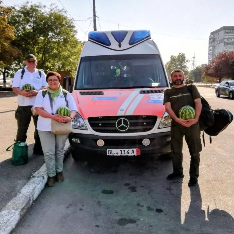 Дитяча лікарня Херсона отримала реанімобіль