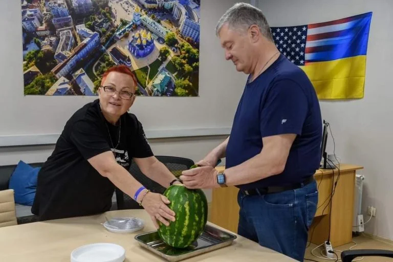 Хланя у внутрішньопартійній боротьбі перемогла Оксана Погомій Погомій і порошенко