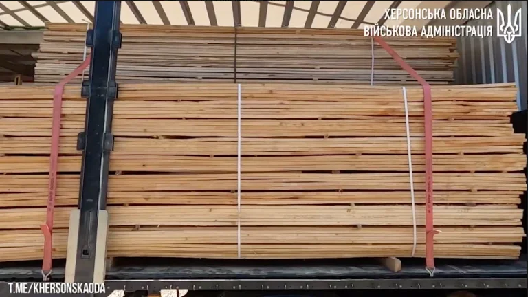 До Нововоронцовки відправили чергову партію будматеріалів