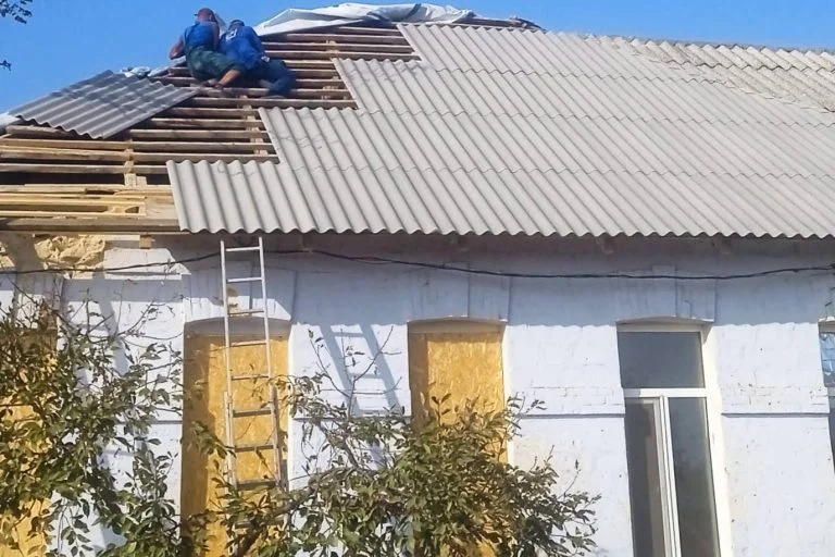 В Станіславі на Херсонщині відновлюють обстріляний у вересні медзаклад