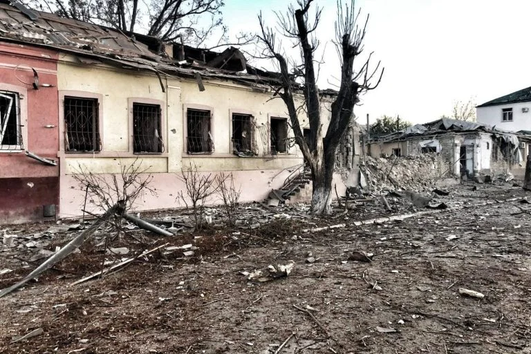 За добу російські загарбники 95 разів обстріляли Херсонщину: 2 загиблих і 4 поранених