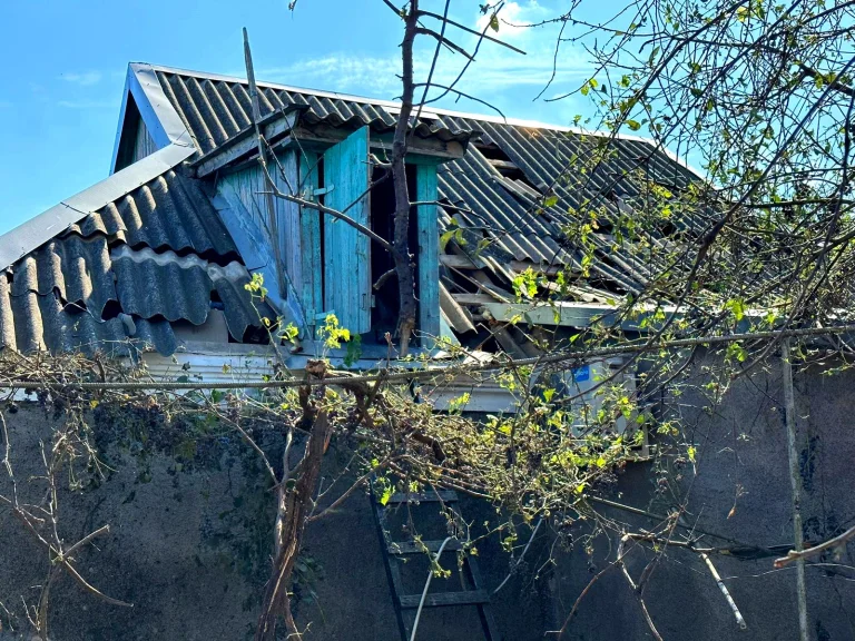 У поліції Херсонської області показали наслідки ворожих обстрілів Херсонщини (фото)