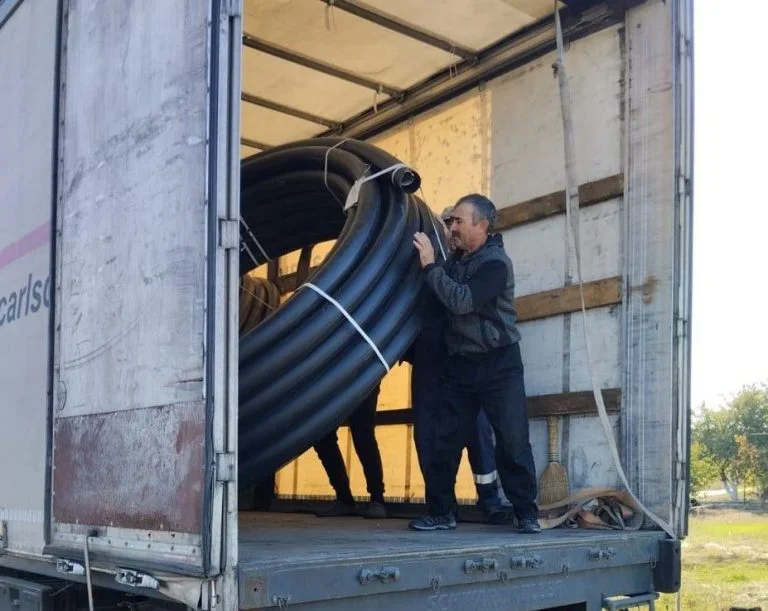 Білозерська громада отримала водопровідне обладнання