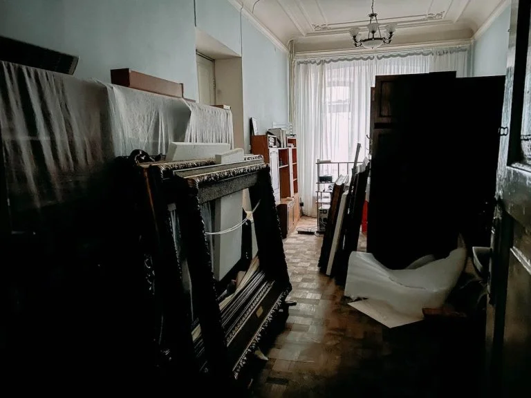 Окупанти викрали з художнього музею у Херсоні картину, присвячену Голодомору