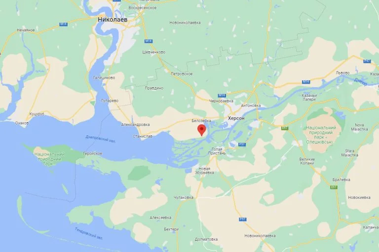 Російські загарбники обстріляли Янтарне на Херсонщині: є поранений