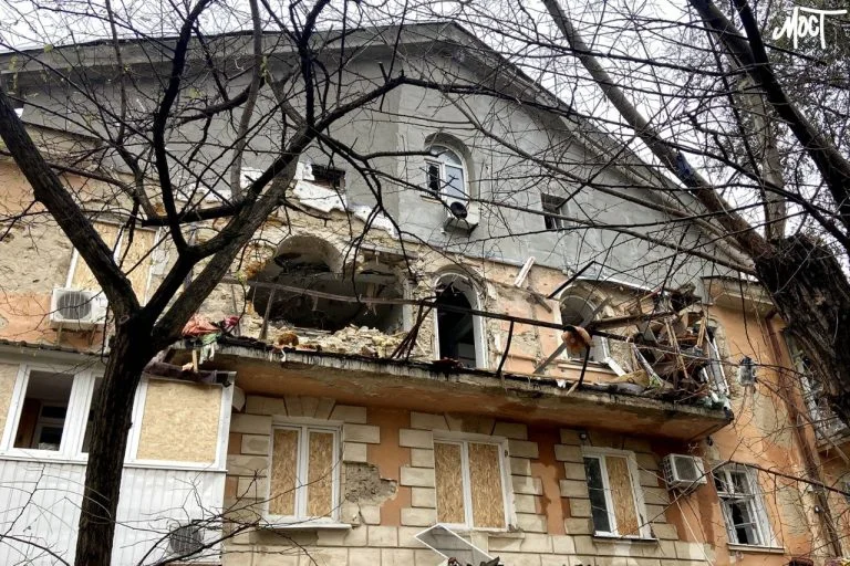 За добу росіяни випустили по Херсонщині майже 300 снарядів: загинула людина