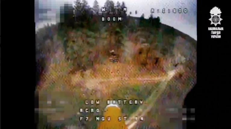 Аеророзвідники знищують ворожі польові склади боєкомплектів на Херсонщині (відео)