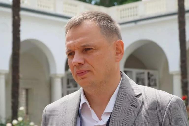 Окупаційна влада назве одну з дільниць на “виборах” у Херсонській області іменем Стремоусова