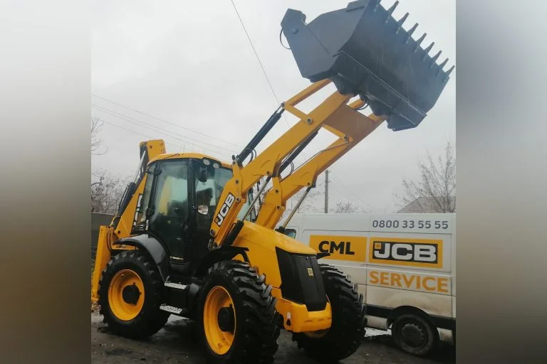 Нововоронцовській громаді передали черговий екскаватор-навантажувач