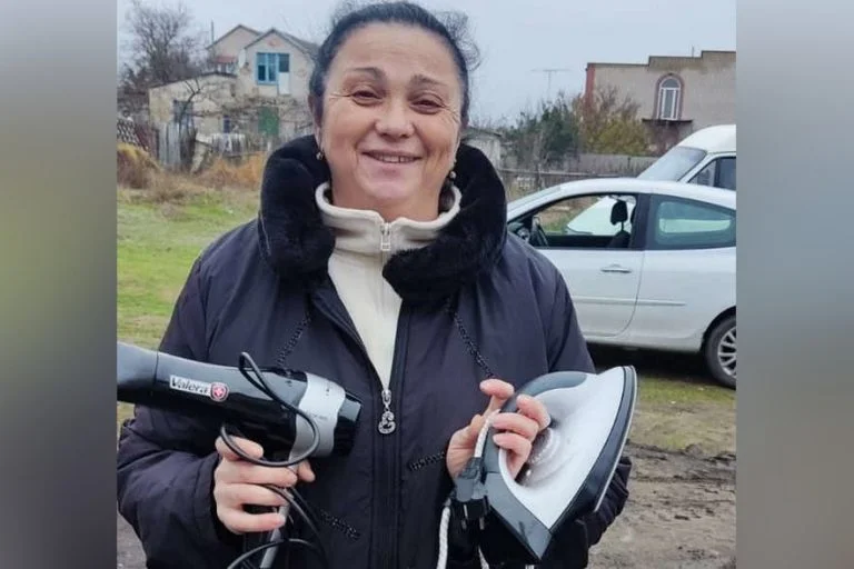 У Комишанському окрузі 50 родинам надали побутову техніку