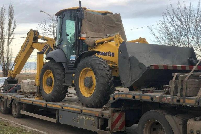 Японія передала навантажувач для Херсона