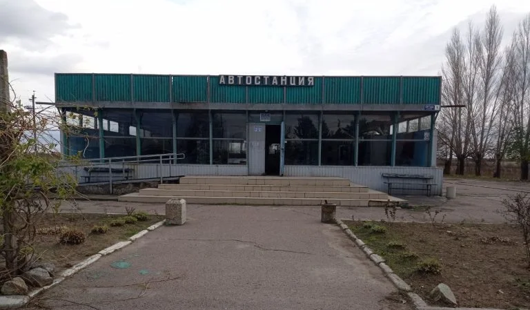 Окупанти повідомляють про відновлення роботи автостанції у Горностаївці на Херсонщині