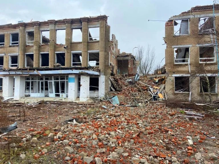 В Ольгівці на Херсонщині авіація РФ атакувала навчальний заклад