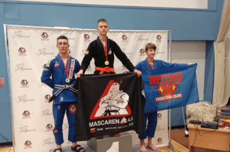 Курсант ХДМА Максим Чабан переміг у чемпіонаті з джиу-джитсу у Латвії