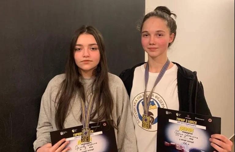 Херсонки Ангеліна Гузик та Дарина Орлова перемогли на турнірах з боксу
