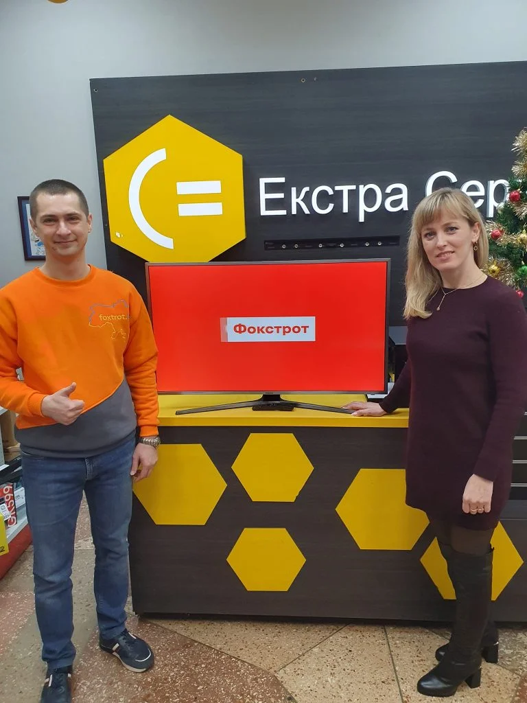 Благодійники подарували херсонській дитячій бібліотеці телевізор