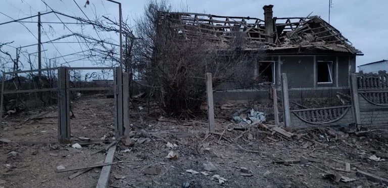 Авіація військ РФ атакувала Зміївку на Херсонщині: постраждала літня жінка