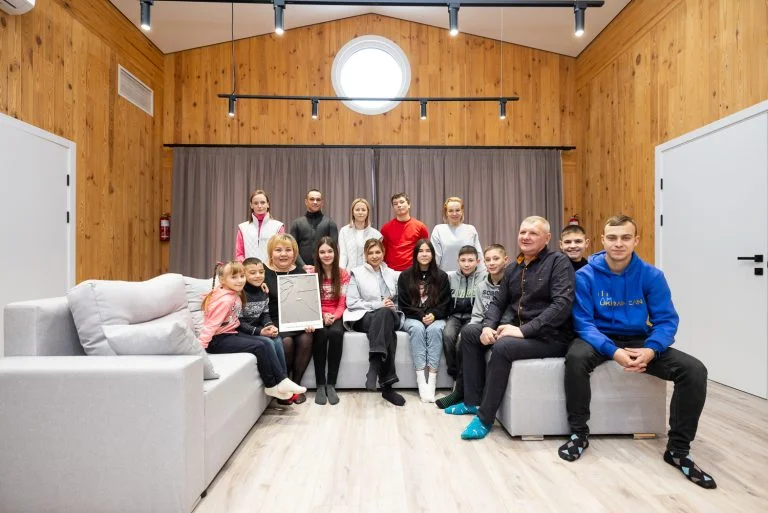 Прийомна родина з Берислава обзавелася новою домівкою