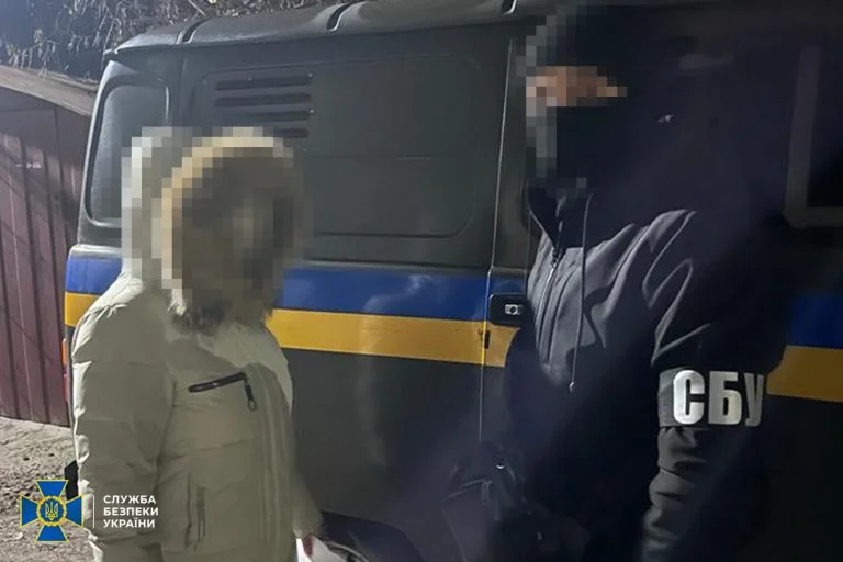 У Херсоні затримали соцпрацівницю, яка співпрацювала з окупаційною владою