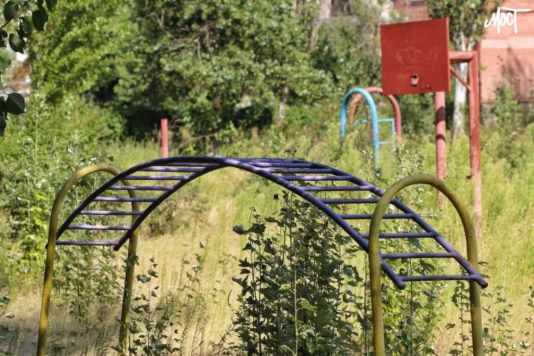 Армія РФ обстріляла з артилерії дитсадок у Херсоні (відео)