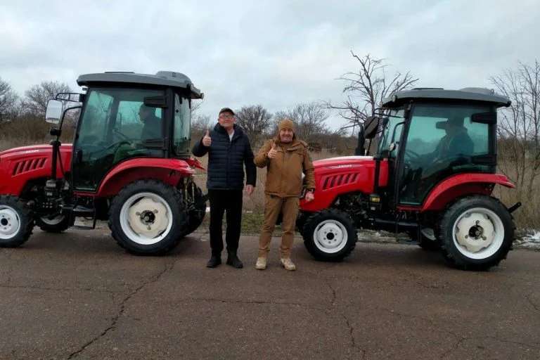 Дар’ївській громаді Херсонщини передали мінітрактори