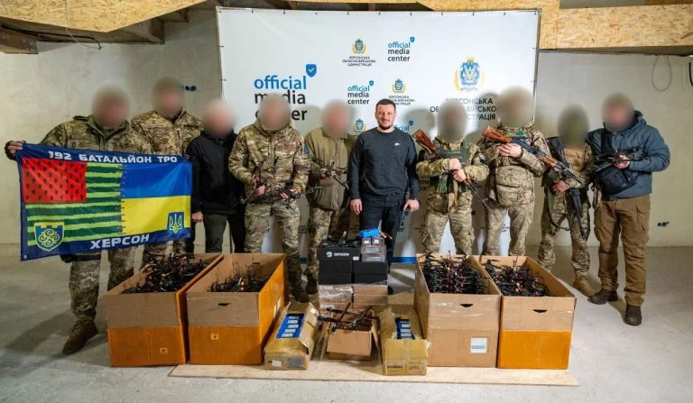 П’ять громад Херсонщини придбали для тероборонівців FPV-дронів