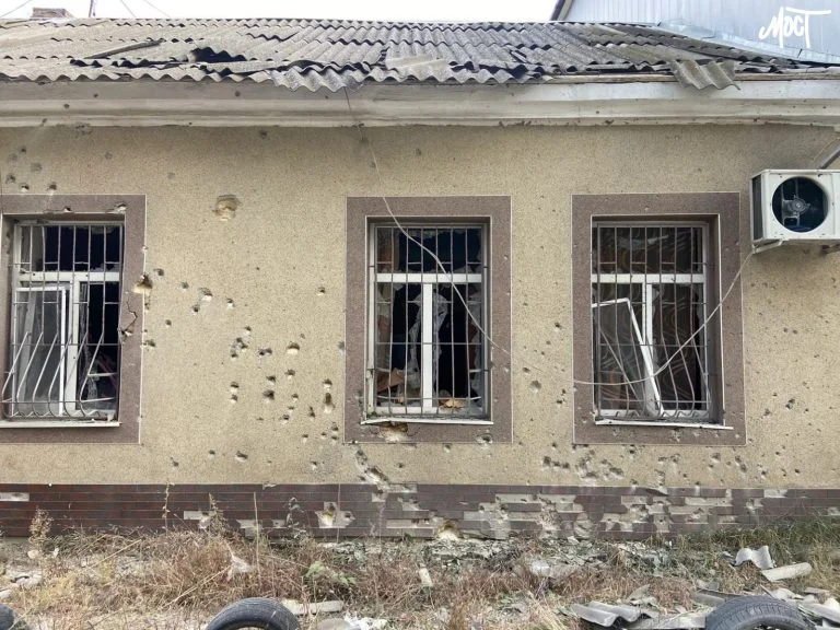 Росіяни вкрили вогнем Велетенське на Херсонщині: зафіксовано більше 10 “прильотів”