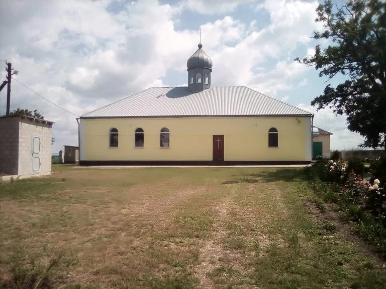 Який вигляд має церква у селі Кізомис після авіаудару (відео)