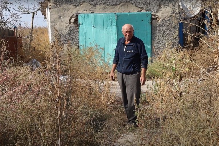 “Ми нікому не потрібні”: переселенці з Сухого Ставка розповіли про життя поза селом