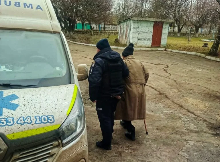З прифронтового Милового Херсонської області евакуювали літнє подружжя