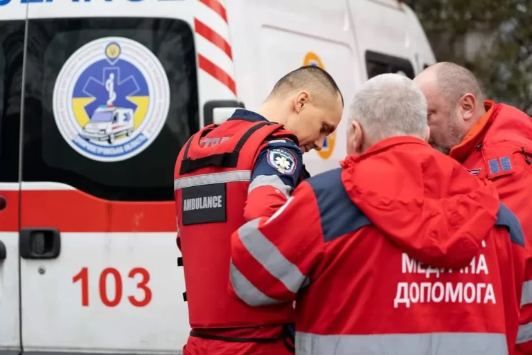 Для медиків Херсонщини планують придбати новий формений одяг