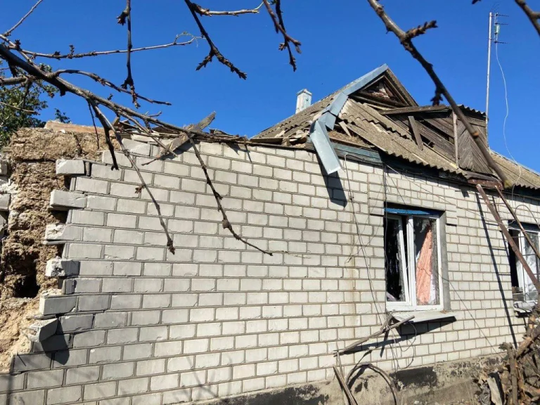 Російська армія обстріляла Ромашкове на Херсонщині: є постраждалий