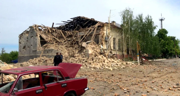 Російська армія обстріляла фермерське господарство на Херсонщині – пошкоджено техніку