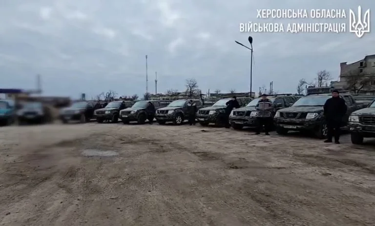 Військовим на Херсонському напрямку передали транспорт