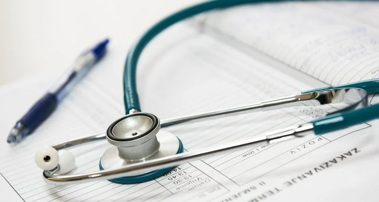 У медзакладах правобережжя Херсонщини працює близько тисячі лікарів, – Толоконніков ілюстративне