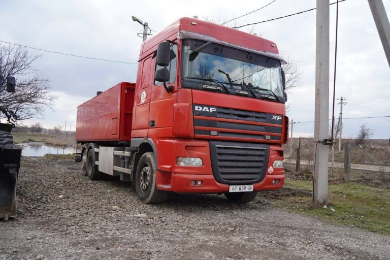 Херсон отримав пожежну машину для сміттєзвалища