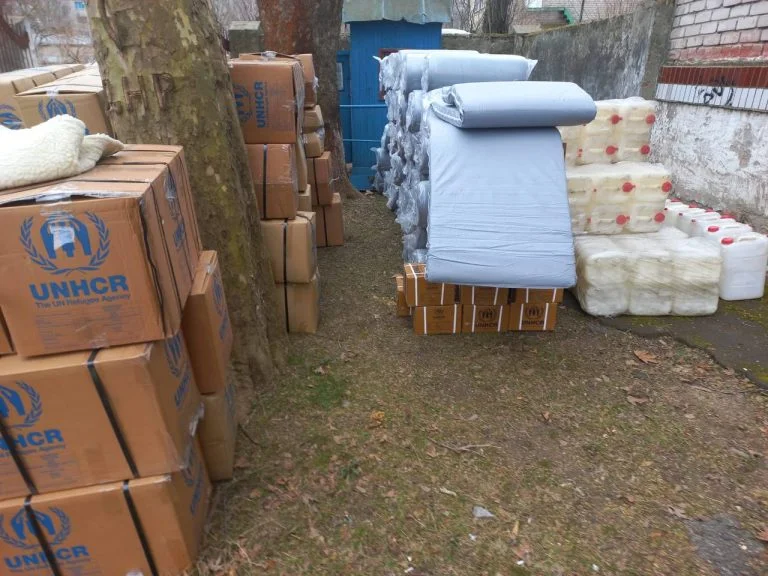 Для укриттів у Дніпровському районі Херсона надійшла гуманітарна допомога