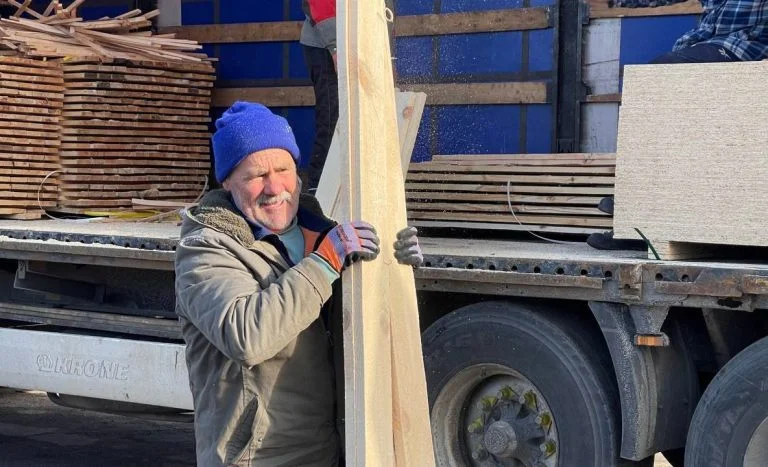 Мешканці Бериславського району отримали гуманітарну допомогу для відновлення житла