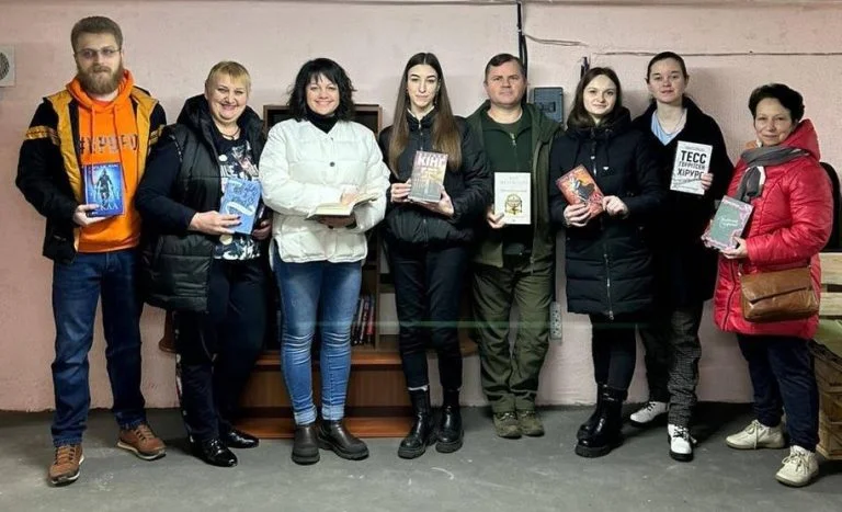 В укритті Корабельного району Херсона відкрили “Book Shelter”