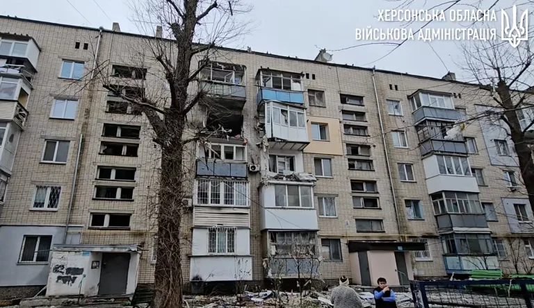 У ХОВА показали наслідки вчорашнього обстрілу Херсона (відео)