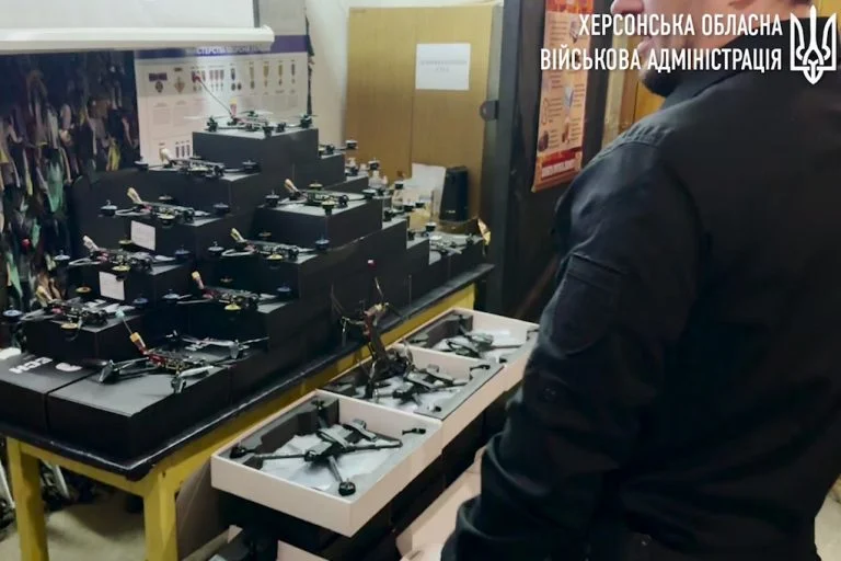 Херсонській теробороні передали сотню ударних дронів